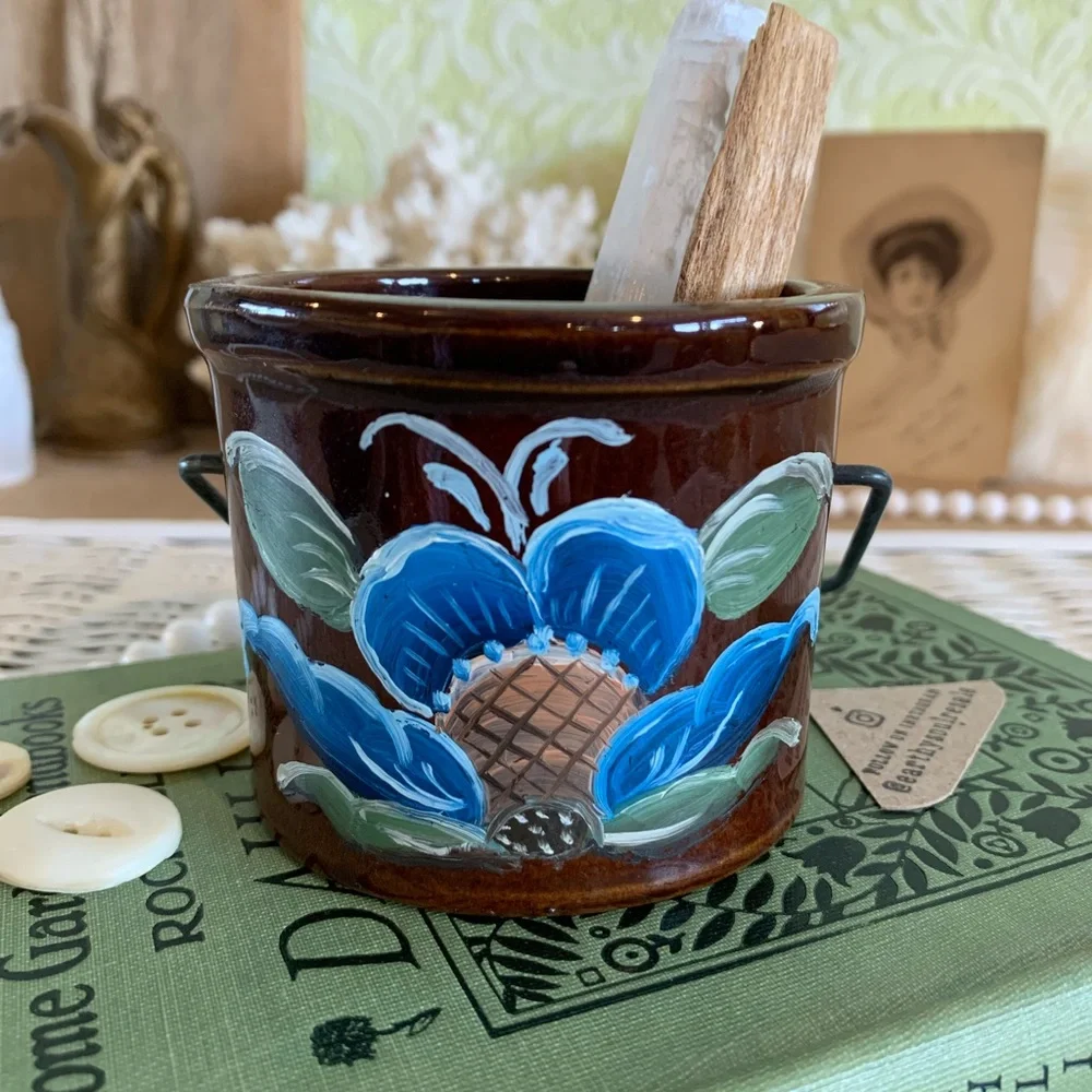 Vintage Stoneware Flower Art Crock 🦋 Unique Home Decor / Jar / Gift / Nature - Picture 2 of 8